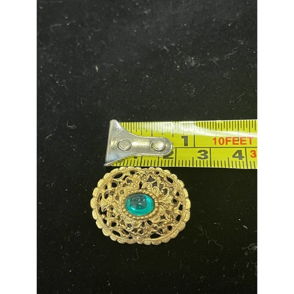 Vintage Gold Tone Scroll Pin Brooch Green Lucite Center Accent - Picture 5 of 6